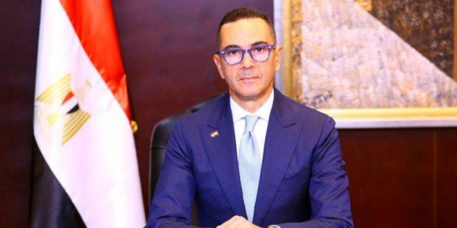 مصر: وزير الاستثمار يلتقى ممثلى شركة كينجدم لاستعراض مشروع إنشاء مصنع لصناعة الكتان